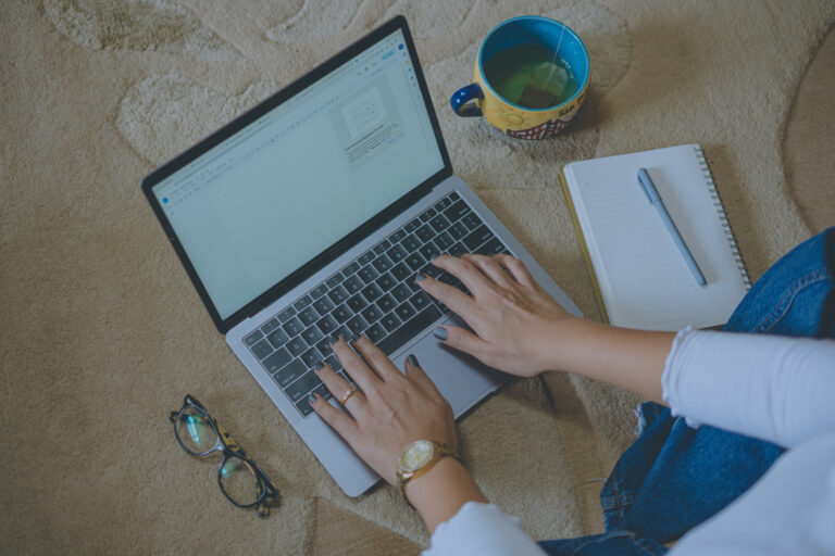 5 Reasons to Hire a Social Media Agency For Your Business